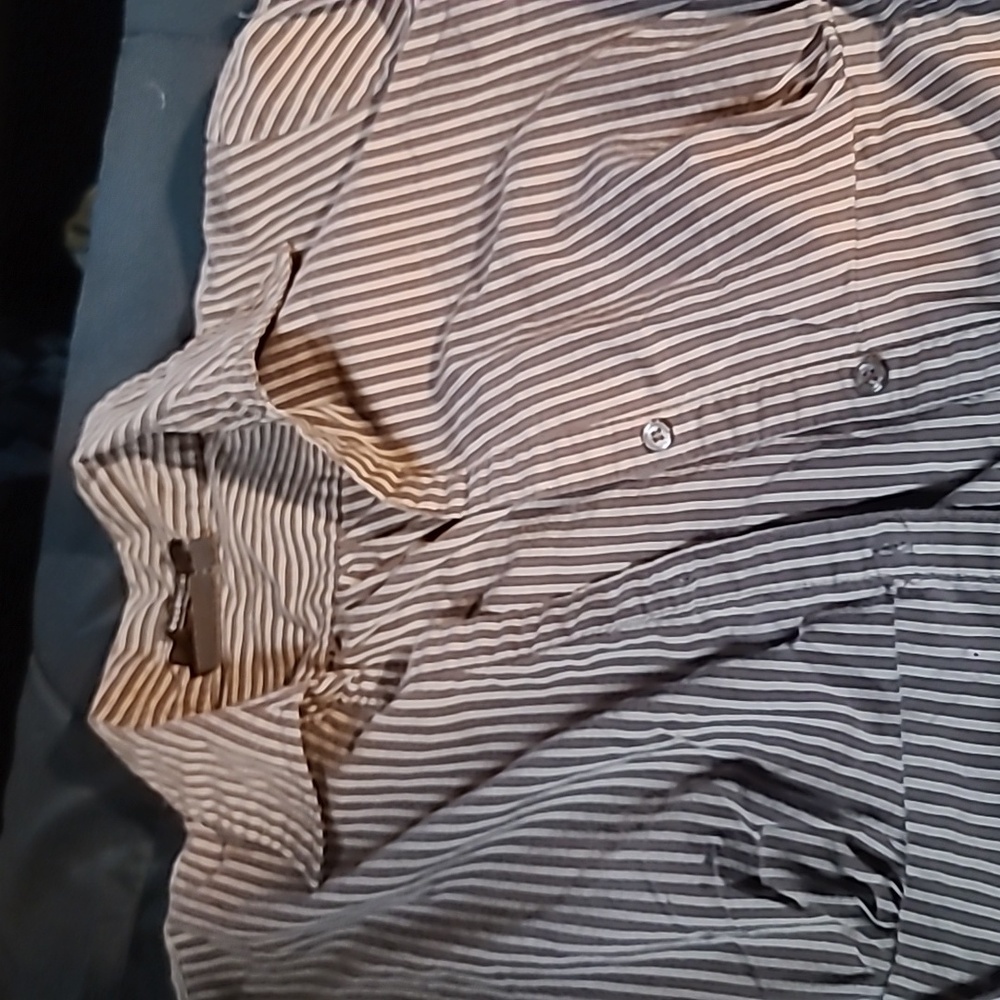Women's button-up top - Picture 2 of 5